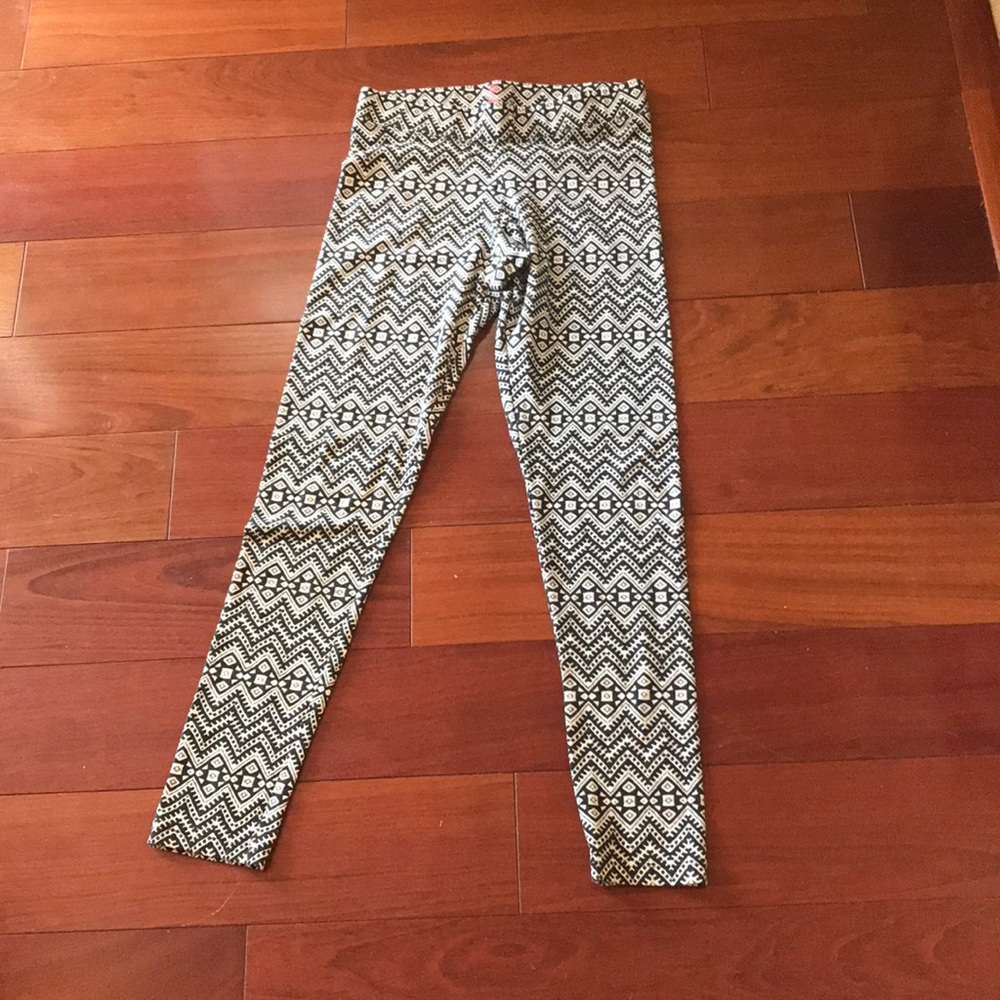 Aeropostale leggings.